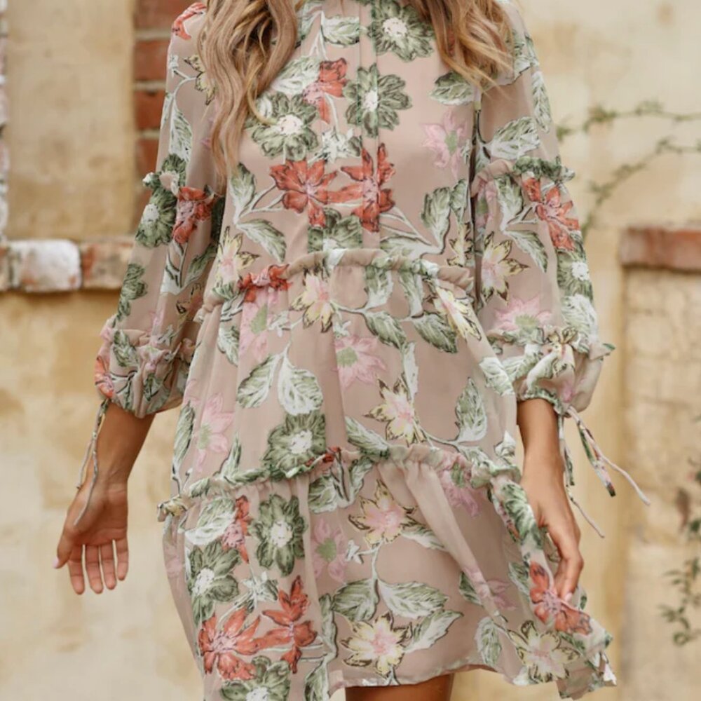 Hello Molly MAKE IT OBVIOUS beige floral ruffle dress // M // NWT